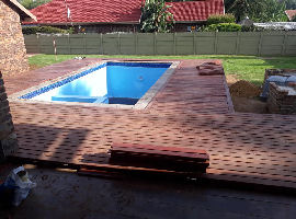 efficient-repairs-sandton-swimmingpoolservices-wooden-decking